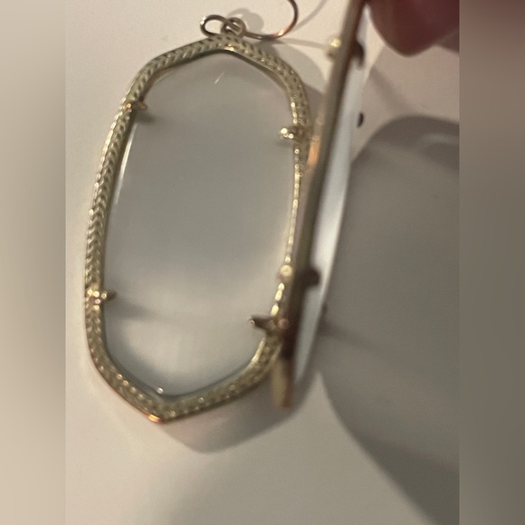 Kendra Scott Gray Illusion Danielle’s in Gold Hardware - Picture 3 of 3